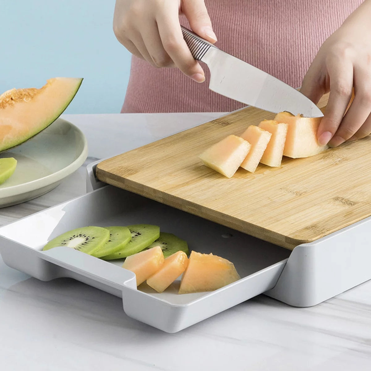 Bamboo Cutting Board with Slide Out Drawer Tray Board Heavy-Duty Chopping Board Wear Resistance Cutting Board with Non-Slip Feet Eco-Friendly Bamboo Cutting Board for Kitchen